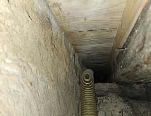 Zateplení dutin stropu a střechy pomocí foukané izolace